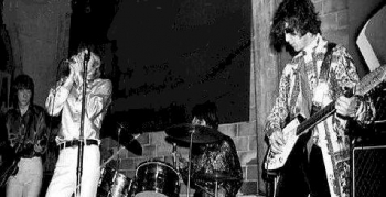 Jimmy Page играет на Vox Phantom XII в Te Yarbirds