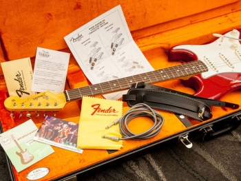 Fender American Vintage &#39;65 Stratocaster. Кейс