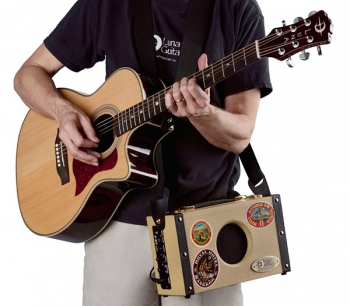 Переносной гитарный комбик от Luna Guitars